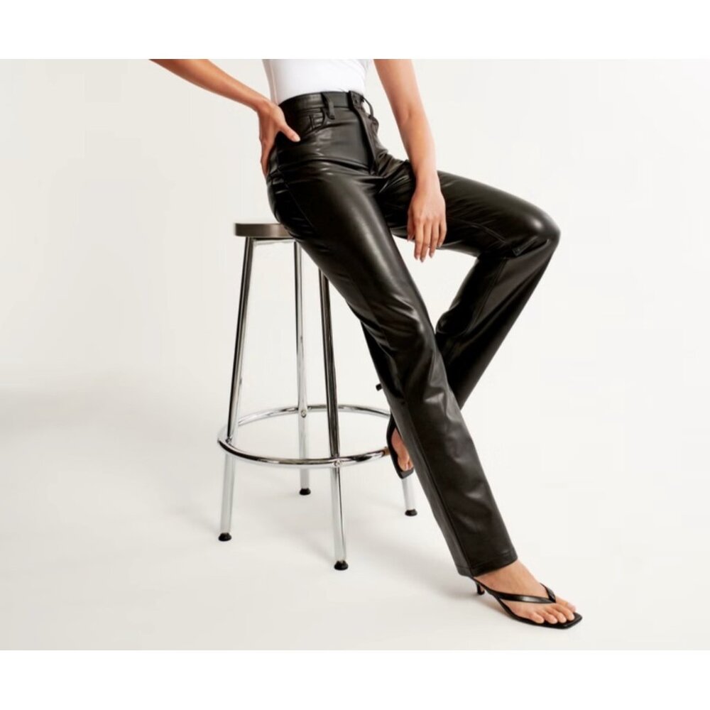 Abercrombie & Fitch The 90's Ultra High Rise Curve Love Vegan Leather Straight L